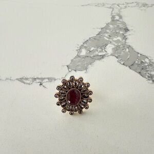 Elegant Gold and Red Floral Ring